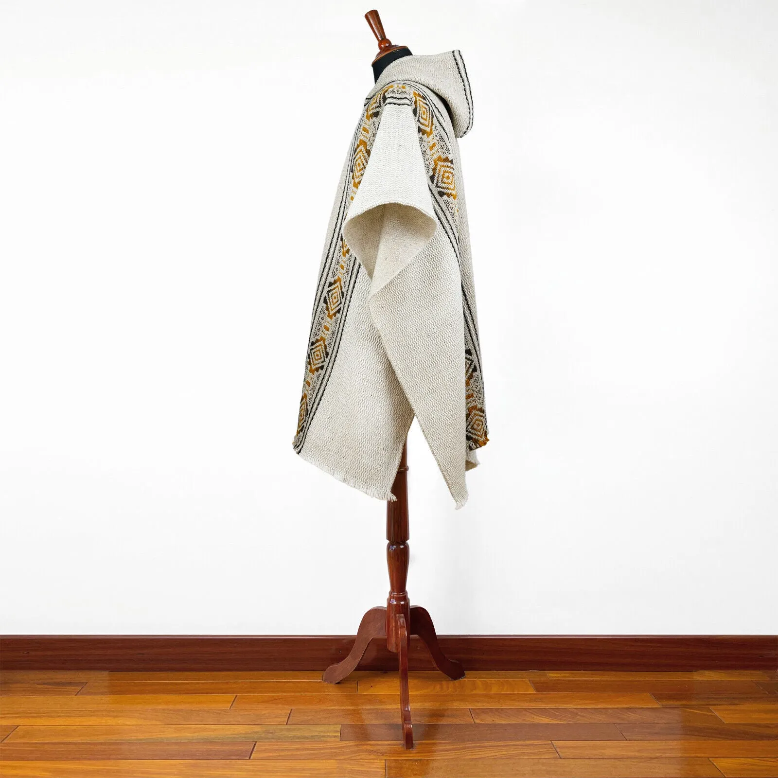Iliniza - Llama Wool Unisex South American Handwoven Thick Hooded Poncho - Dimond pattern - White/Beige